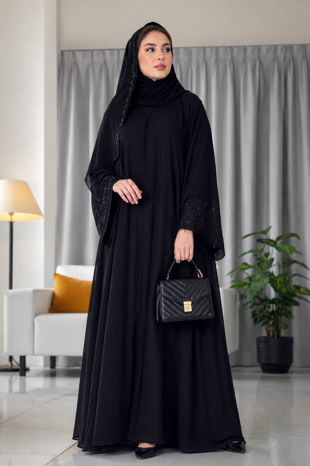 عباية ليان مطرزة